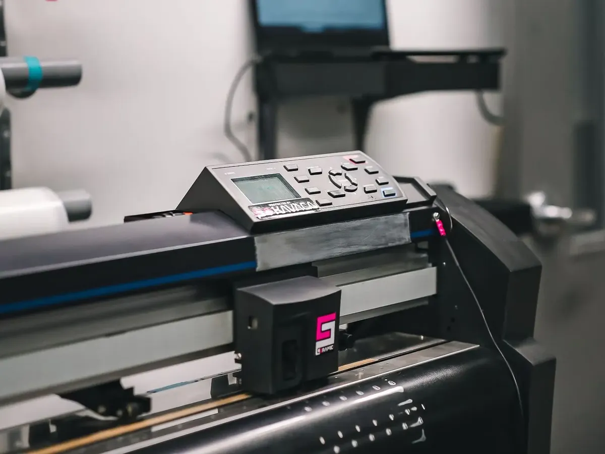 Stock photo: a wide-format printer in a print studio, where B2B orders are produced